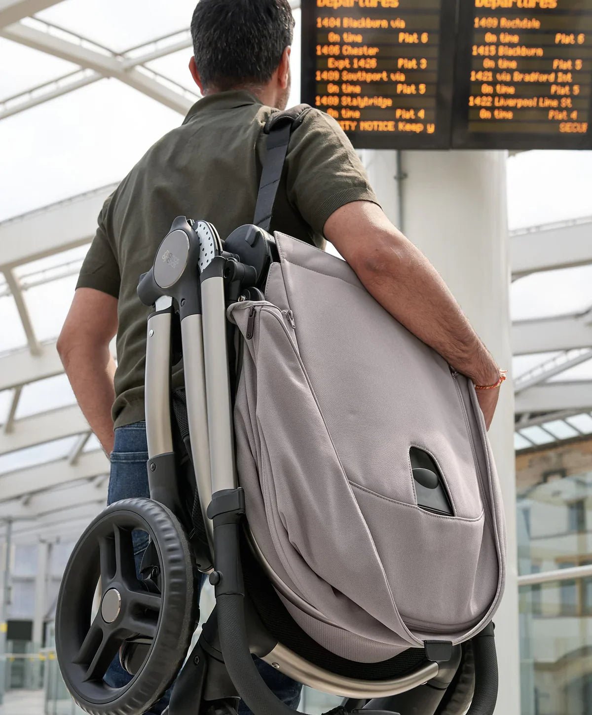 Ocarro 2 pushchair in moonstone grey with side storage pocket, rear view