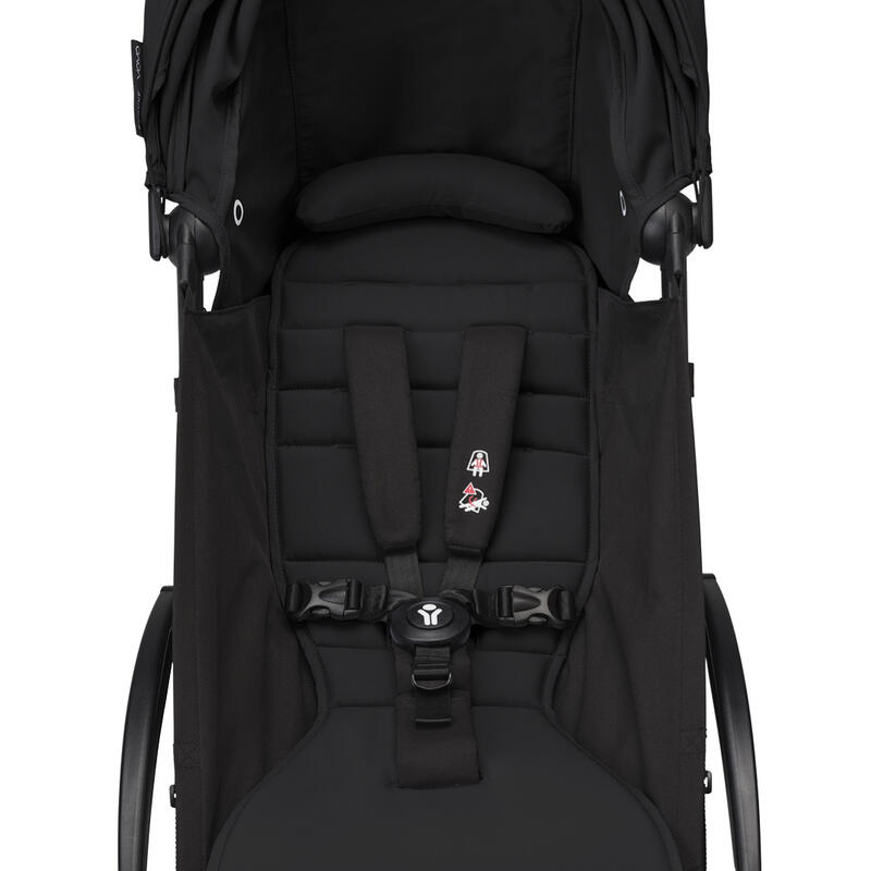 Yoyo³ stroller seat with black padding, black harness straps, front view