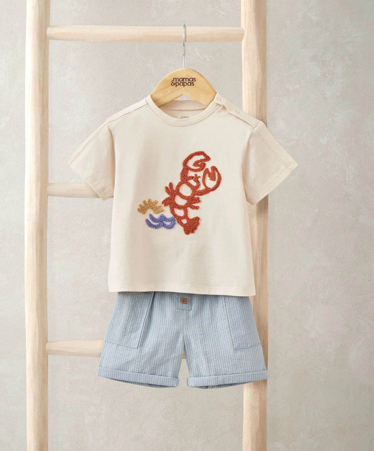 Lobster applique t-shirt and light blue striped shorts set for baby