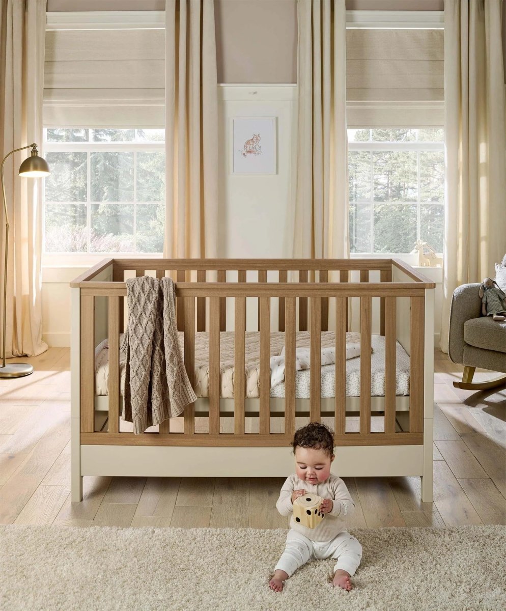 Harwell cotbed - cashmere with wooden slats and beige knitted cover, white frame