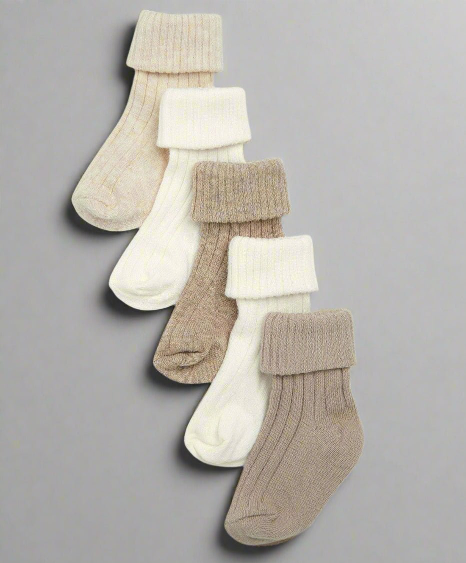 Chunky cotton socks set in cream and sand, ribbed cuffs and cushioned knit.