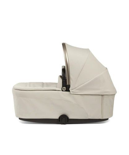Vardo carrycot in cream with upright hood and padded mattress